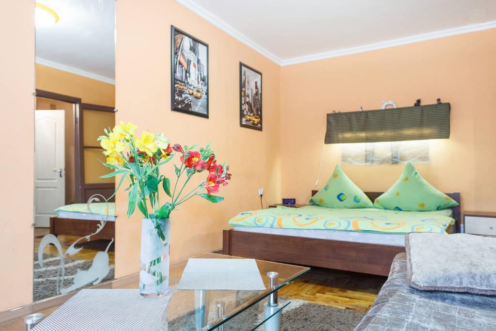 Zaporizhia Apartment On Sobornyi Avenue 143 Near Intourist Hotel מראה חיצוני תמונה